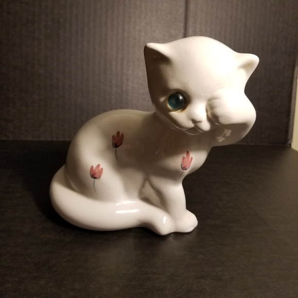 Vtg White Porcelain Handpainted Cat Figurine - Picture 1 of 6